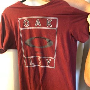Oakley T-shirt